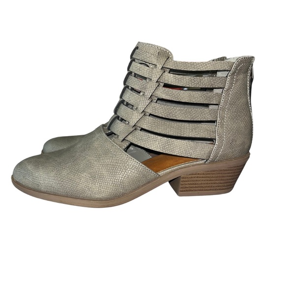Maurices Shoes - NWOT Maurices Maddie Strappy Cutout Ankle Booties - Taupe - Size 9.5